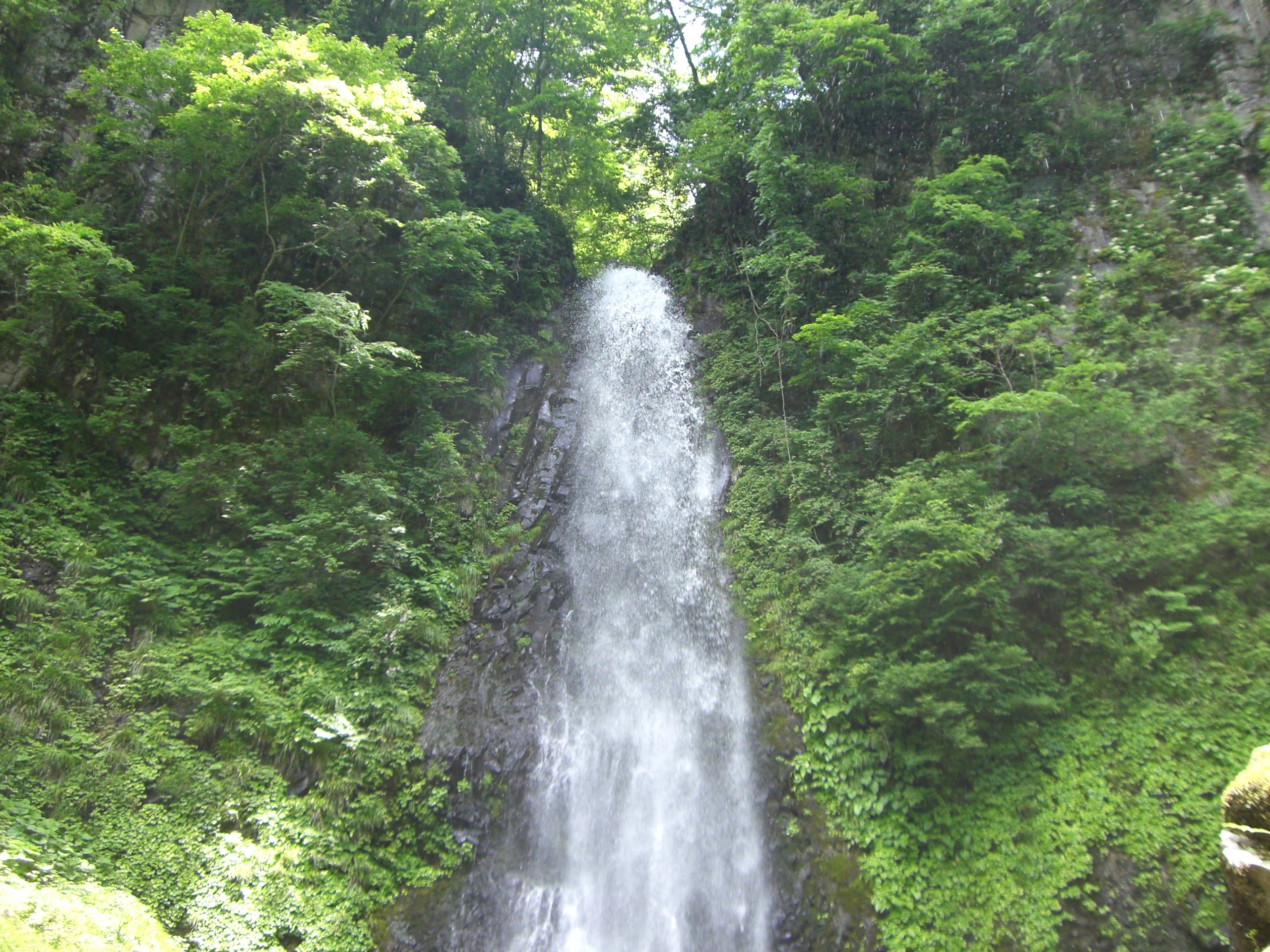 Amedaki Waterfalls