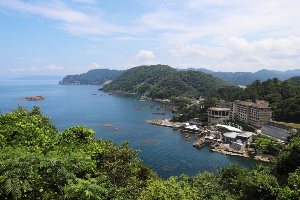 コース20：海底火山活動でできたグリーンタフのある小さな漁村を歩く